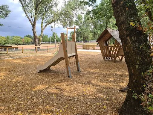 Aire de jeux à Andrézieux-Bouthéon