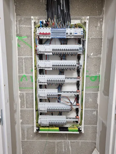 LM ELEC à 42160 Andrézieux-Bouthéon