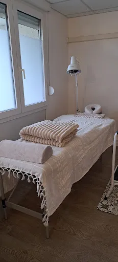 Mme GIRARD A.Charlotte Naturopathe-Réflexologue-Aromathérapeute à Andrézieux-Bouthéon