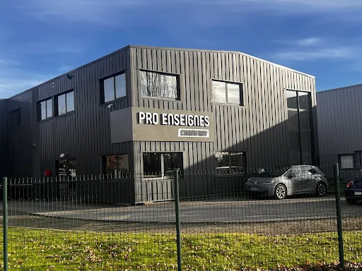 PRO ENSEIGNES Plaine du Forez - Chamfray à 42160 Andrézieux-Bouthéon